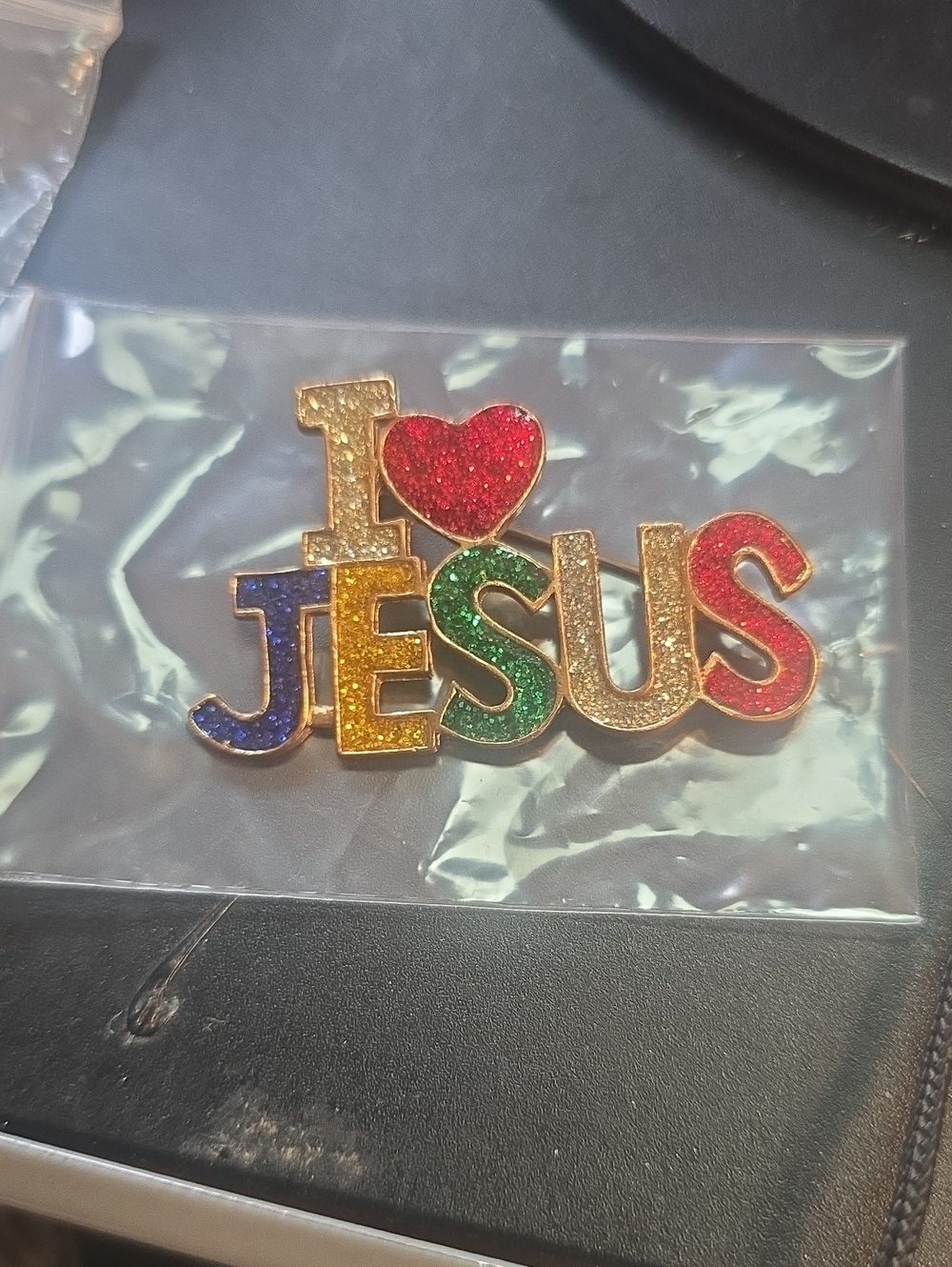 Brooch pin